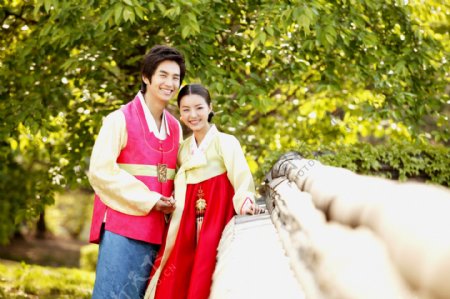 生活中的演戏中的情侣韩国伉俪婚纱结婚结婚照图片