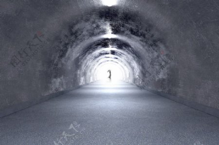 隧道的幽灵