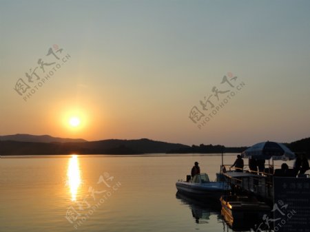 太湖落日图片