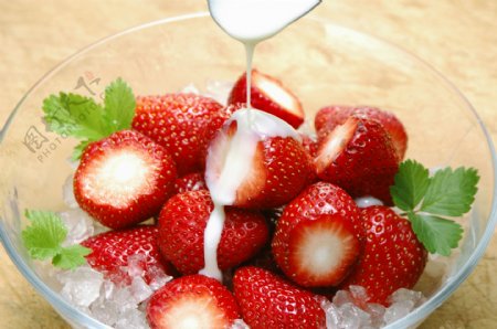 水果高清草莓奶油