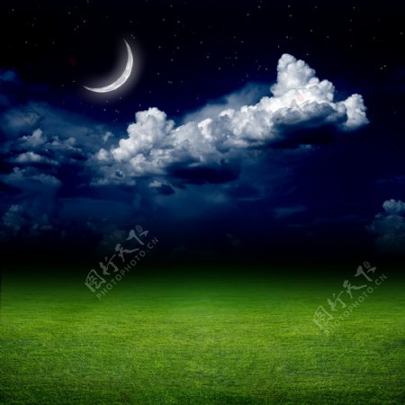 夜晚星星月亮草地图片