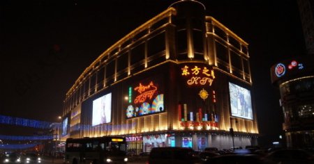 春节的夜街景图片