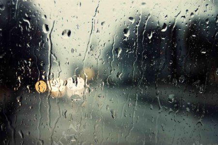 雨季车窗图片