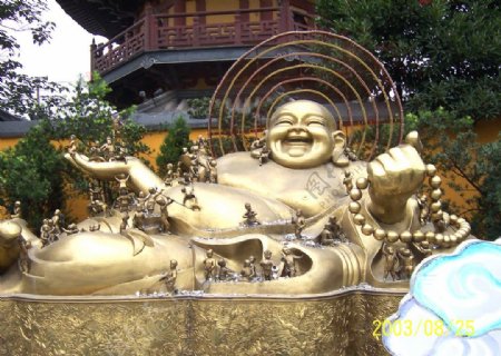 上海龙华寺弥勒佛雕塑图片