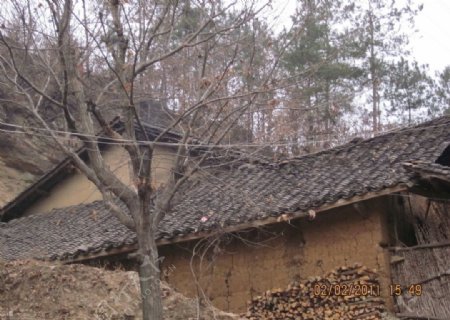 农村的土墙房子图片
