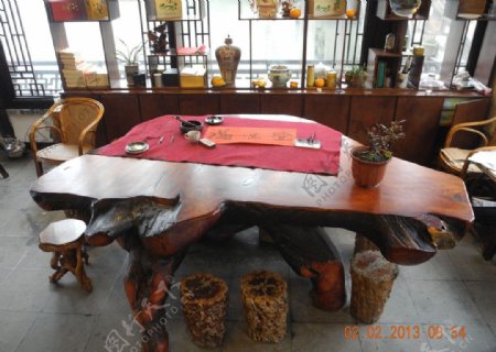 红木桌子图片