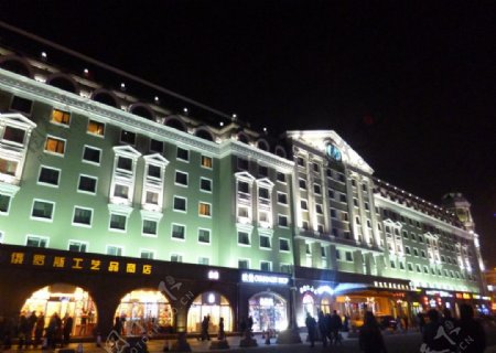 夜幕刚刚降临的哈尔滨图片