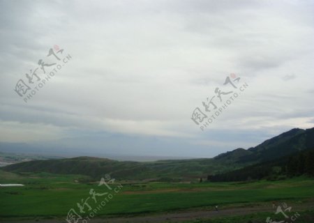 新疆南山风光图片