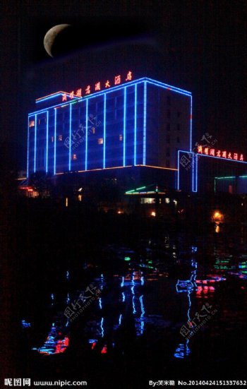 酒店夜景图片