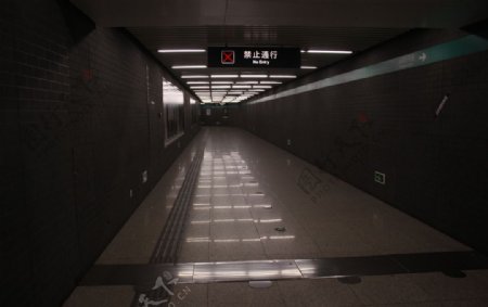 地铁通道图片