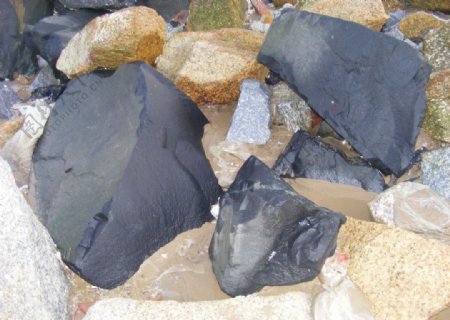 海边石头黑色图片