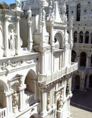 国外外国建筑宫殿行宫宫城堡欧洲艺术威尼斯公爵宫白色图片