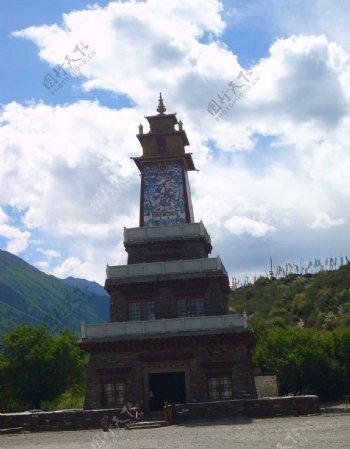 川藏线格萨尔古堡塔楼图片