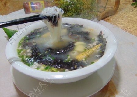 紫菜杂菌豆腐汤图片