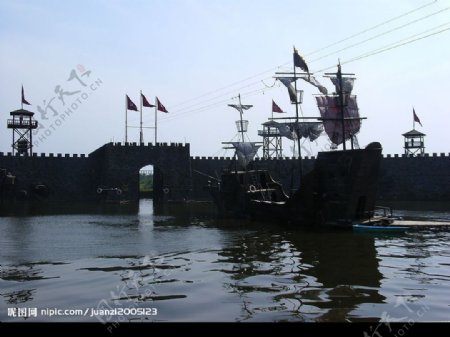 维多利亚港与海盗船图片
