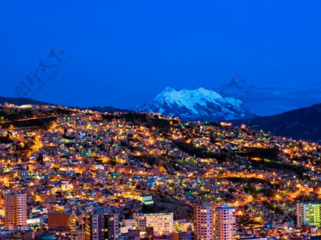 玻利维亚拉巴斯夜景图片
