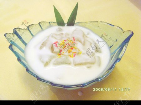 酸奶芦荟果图片