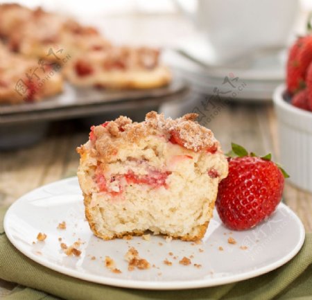 草莓麦芬蛋糕图片