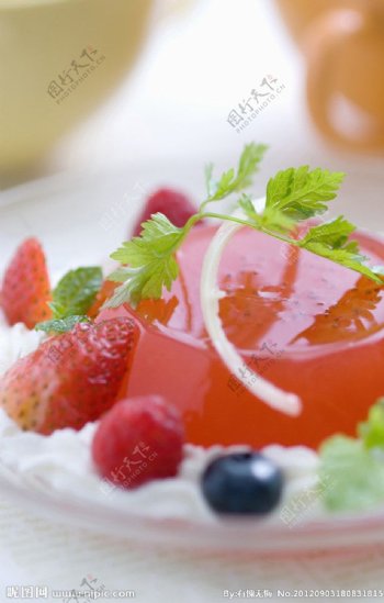 草莓冰粥图片