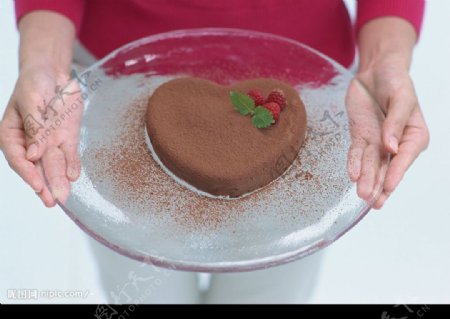 心形巧克力蛋糕图片