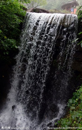 塔山森林公园瀑布图片