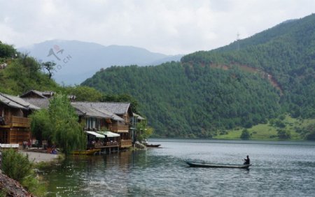 泸沽湖一角图片