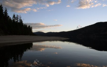湖光水色图片