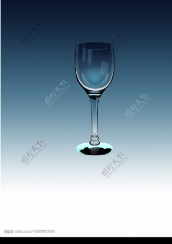 透明酒杯图片