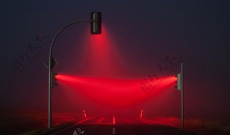 红色交通信号灯