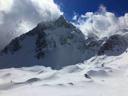 美丽雪山