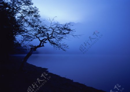 湖泊美丽风景摄影图片