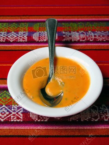 碗里的酱汁浓汤