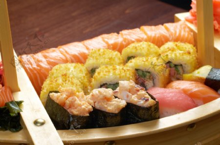 食盒里的寿司图片