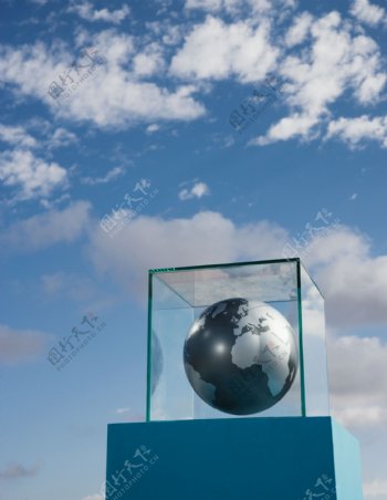 玻璃柜中的世界地球图片