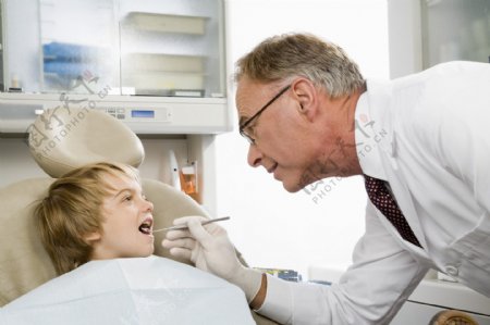 医院牙医看病
