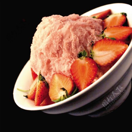 超级草莓绵绵冰图片