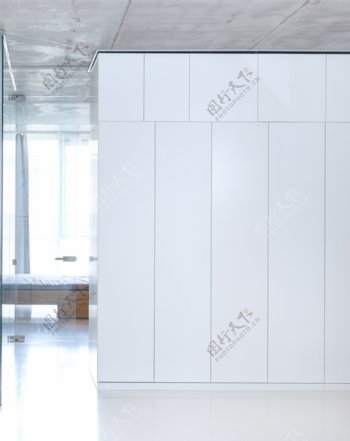 现代简约室内白色背景墙设计图