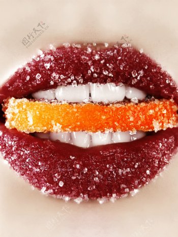 吃糖的嘴唇图片