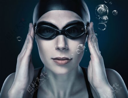 潜水游泳运动员图片