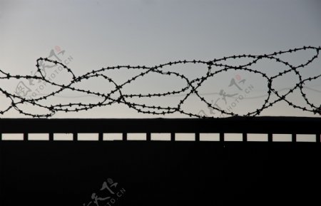 防护栏铁丝网图片
