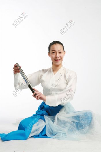 朝鲜舞蹈美女演员图片