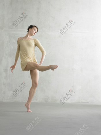 外国性感舞蹈美女演员图片