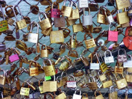 爱情城堡爱情符号爱情城堡符号篱笆栏杆巴黎