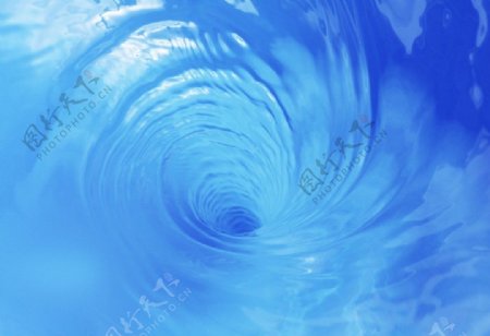 蓝色水漩涡背景图片