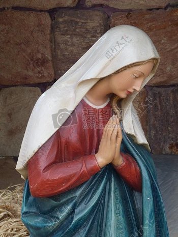 祈祷的女人石像