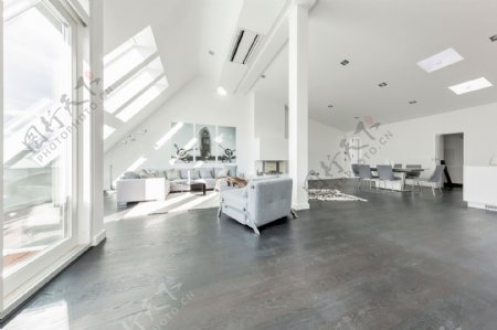 现代极简客厅浅灰色亮面地板室内装修效果图