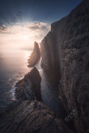 自然山峰海洋岩石海滩