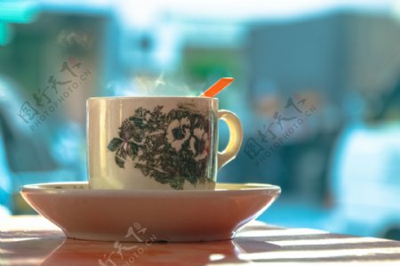 白色陶瓷茶杯茶托匙
