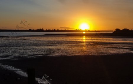 新西兰海滨夕阳风景