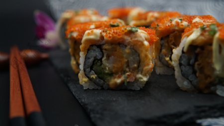 日式料理寿司卷之鱼子酱三文鱼4